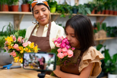 Monitorando a Eficiência: Como Rastrear Desempenho de Estoque em Floriculturas